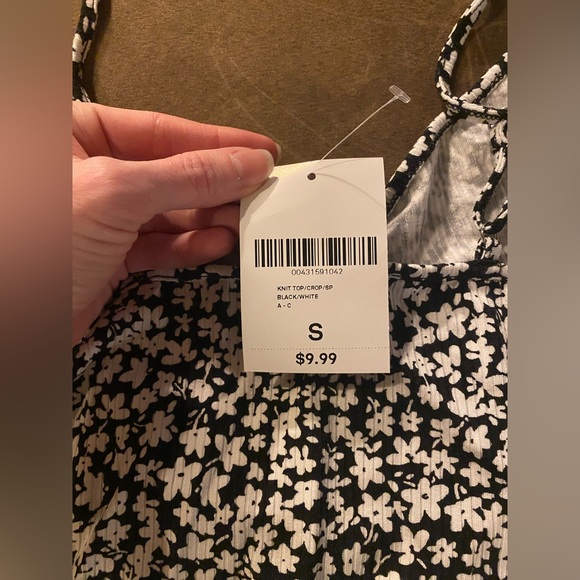 Women’s Small Forever 21 floral crop tank - Picture 2 of 5